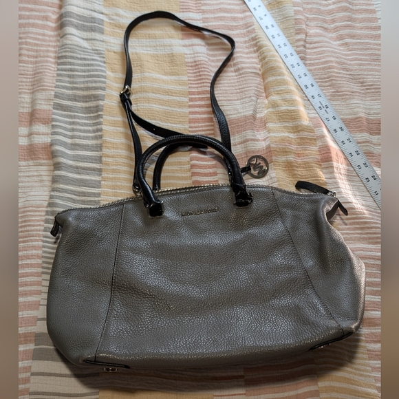 Michael kors gray black purse - Picture 1 of 14